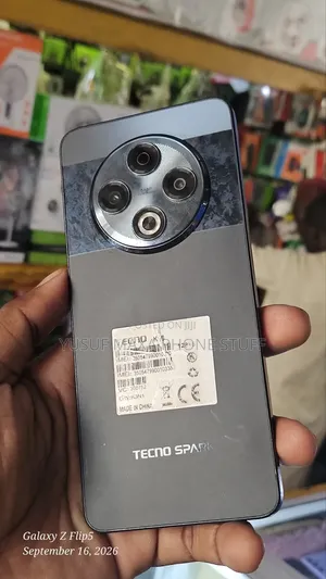 Tecno Spark 30 128 GB Gray