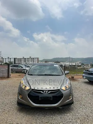 Hyundai Elantra GLS Sedan FWD (1.8L 4cyl 6M) 2013 Gold