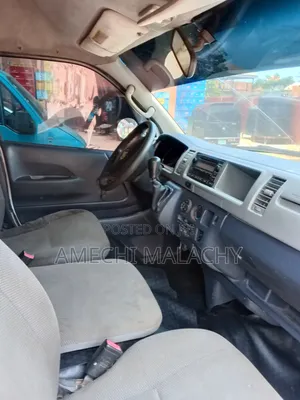 Toyota HiAce 2015 White