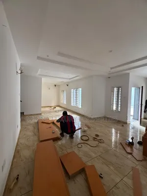 5bdrm Townhouse / Terrace in Guzape for rent