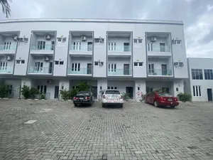 4bdrm Duplex in Illaje Ajah Lagos for rent
