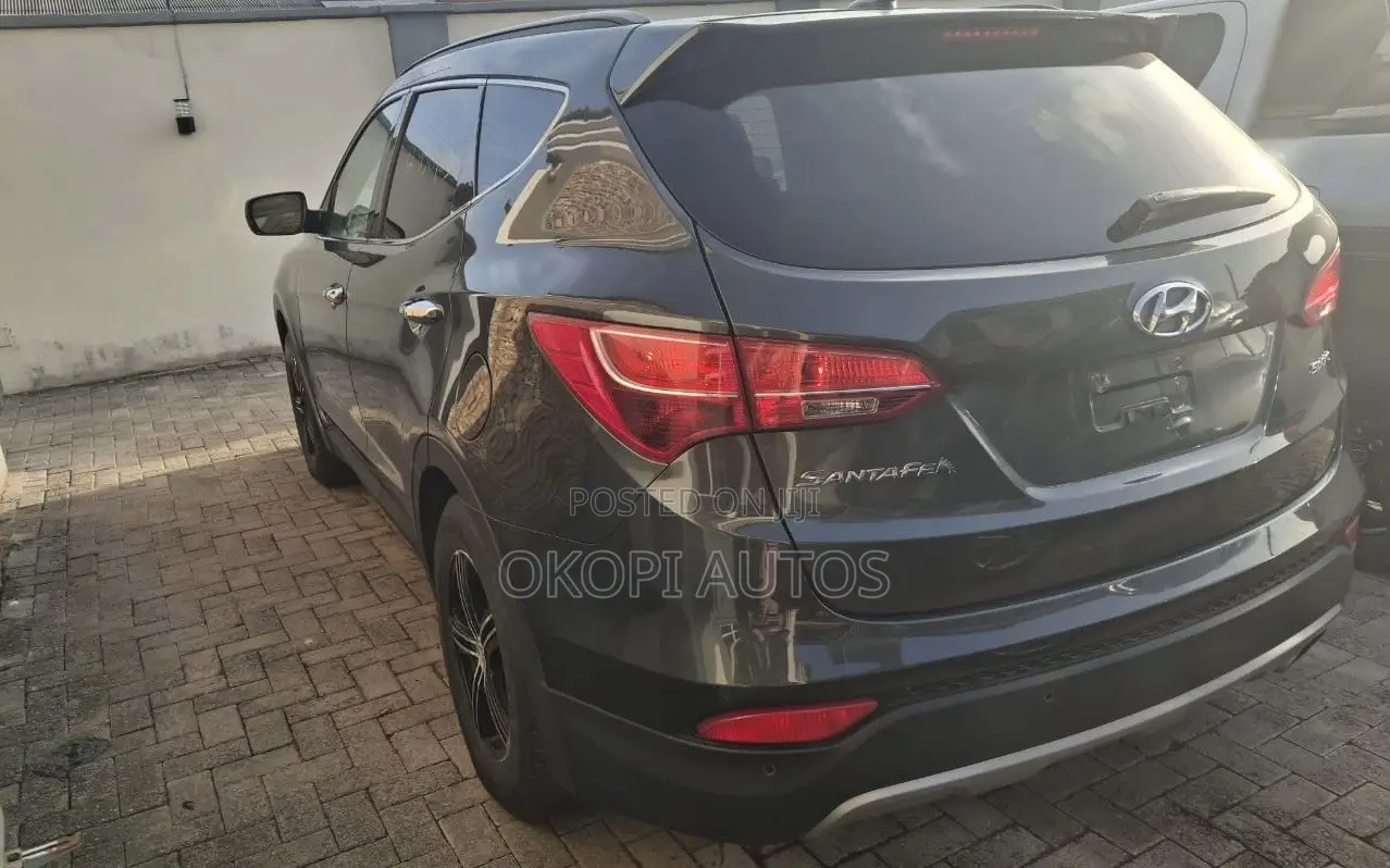Hyundai Santa Fe 2014 Gray