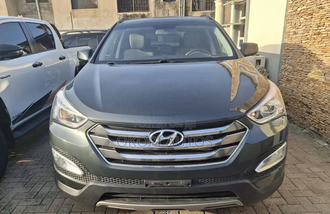 Hyundai Santa Fe 2014 Gray