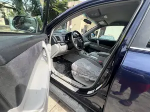 Toyota Highlander 2013 Blue