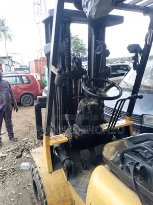 CAT Fork Lift