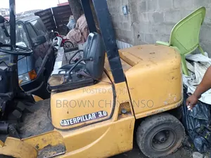CAT Fork Lift