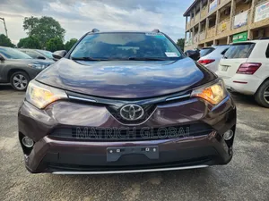 Toyota RAV4 XLE 4dr SUV AWD (2.5L 4cyl 6A) 2018 Maroon