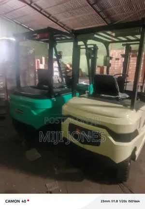 *Brand New 2-Ton Green Handling Electric Forklift (D20 Model)*