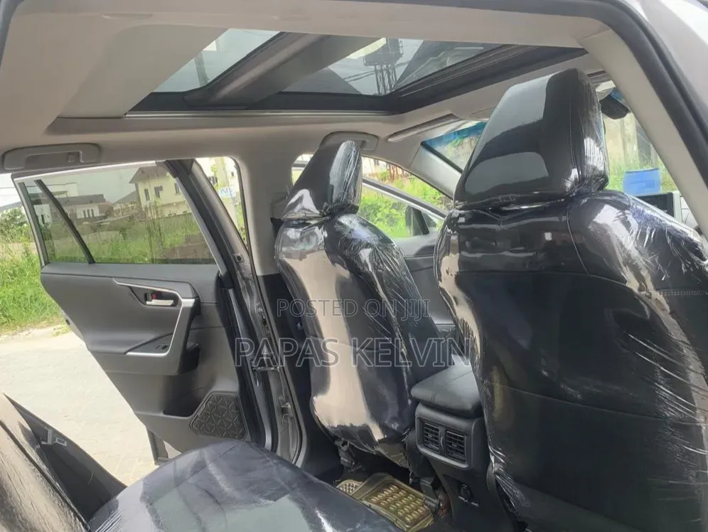 Toyota RAV4 XLE Premium AWD 2020 Silver