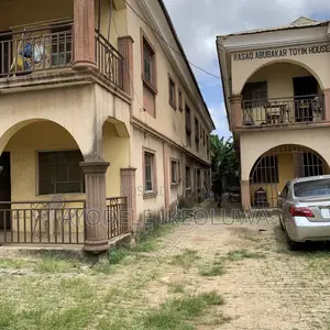 2bdrm Block of Flats in Akesan for sale
