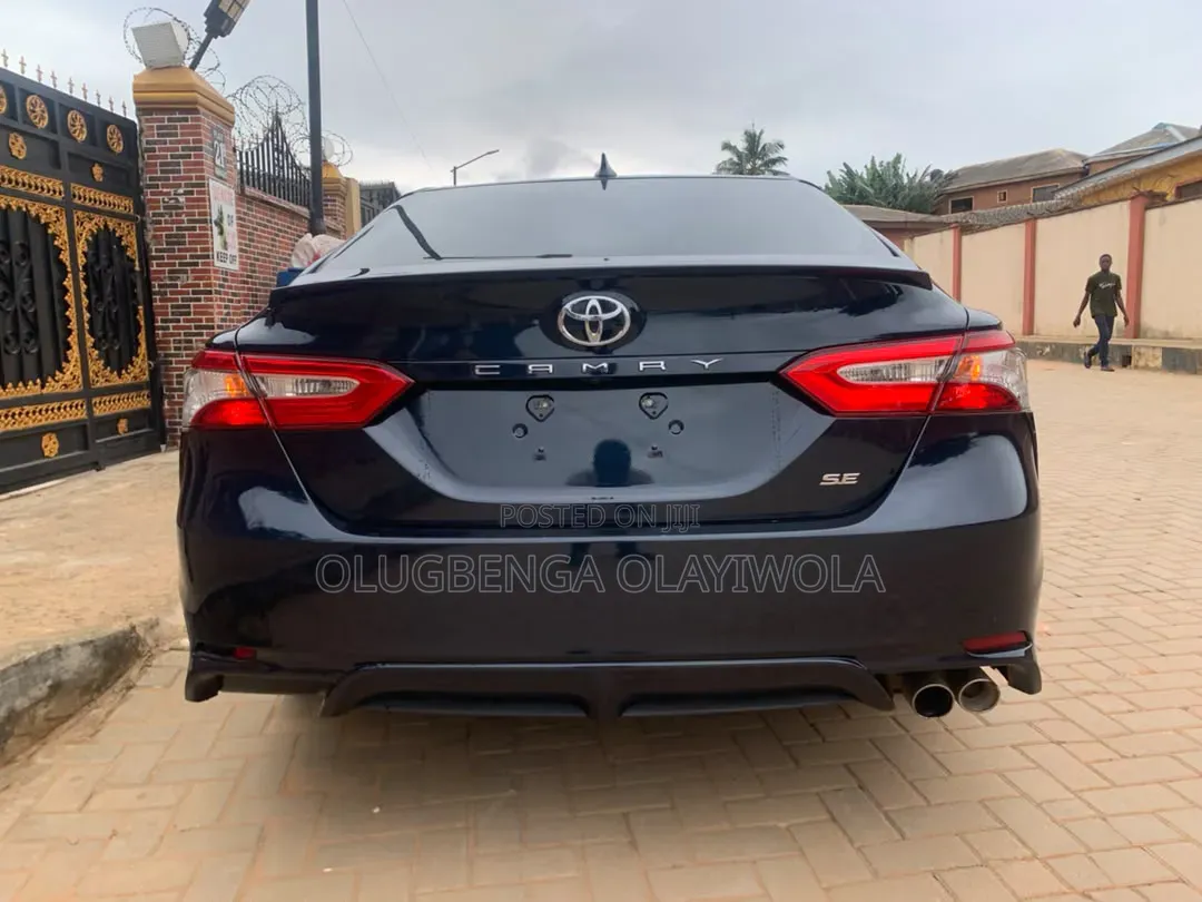 Toyota Camry 2019 Blue