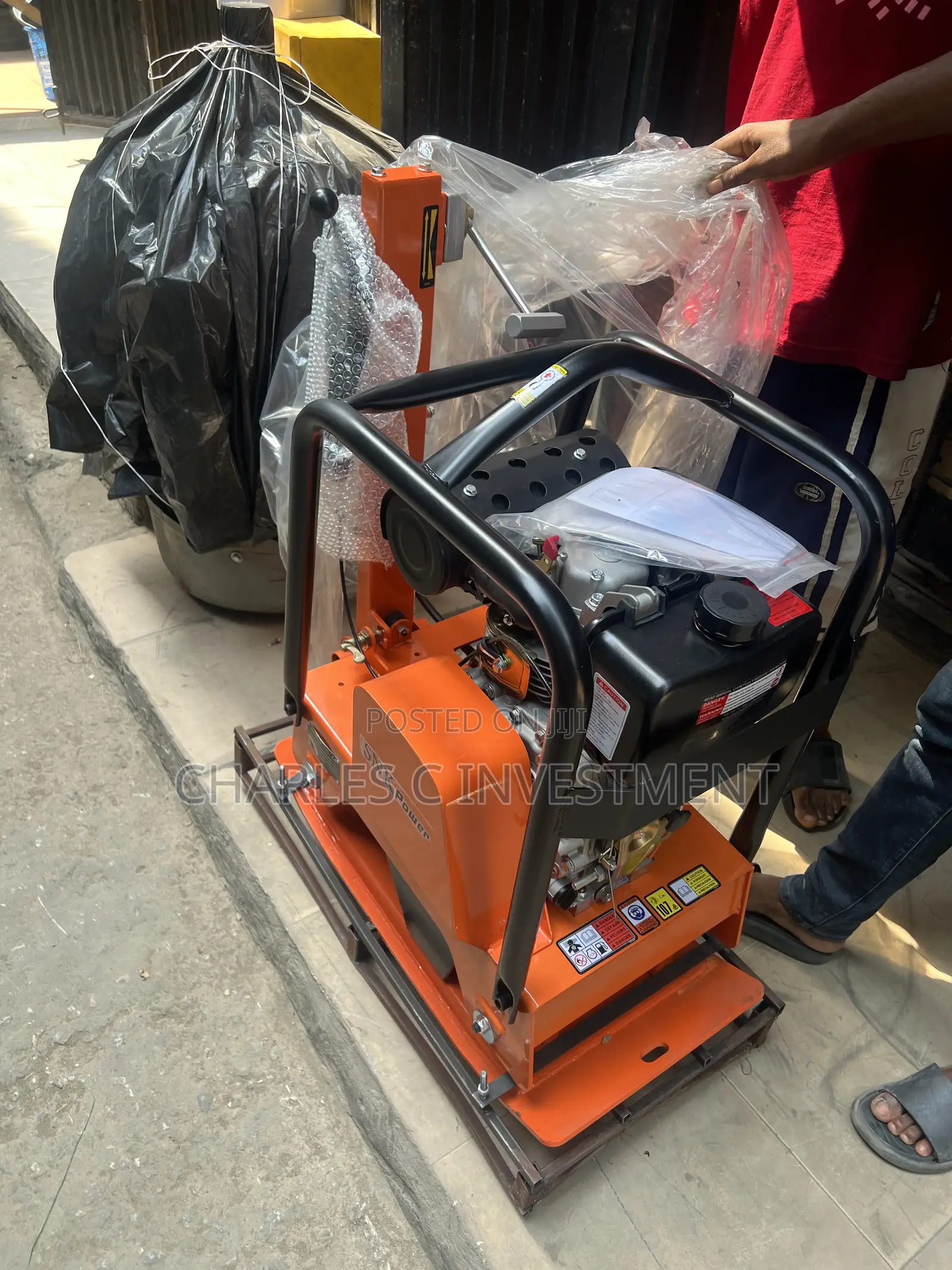 C160 Reversible Vibratory Plate Compactor Machine