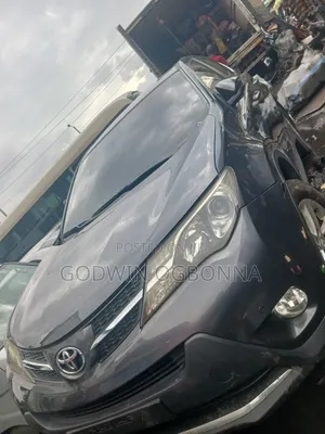 Toyota RAV4 Limited AWD (2.5L 4cyl 6A) 2013