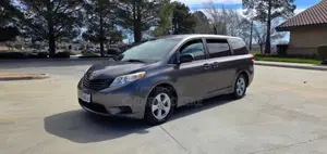 Toyota Sienna SE FWD 8-Passenger 2013 Gray
