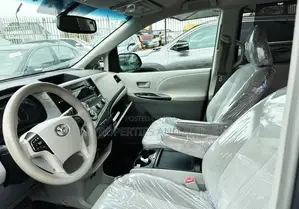 Toyota Sienna LE 7 Passenger 2011 Gray