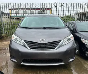Toyota Sienna LE 7 Passenger 2011 Gray