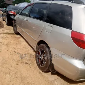 Toyota Sienna XLE 2005 Silver