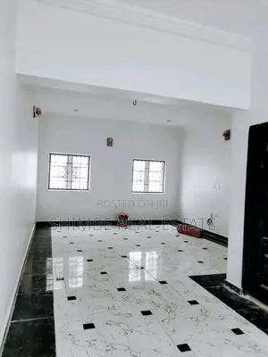2bdrm Block of Flats in Shelter Afrique, Uyo for rent