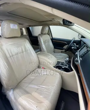 Toyota Highlander LE 2019 White