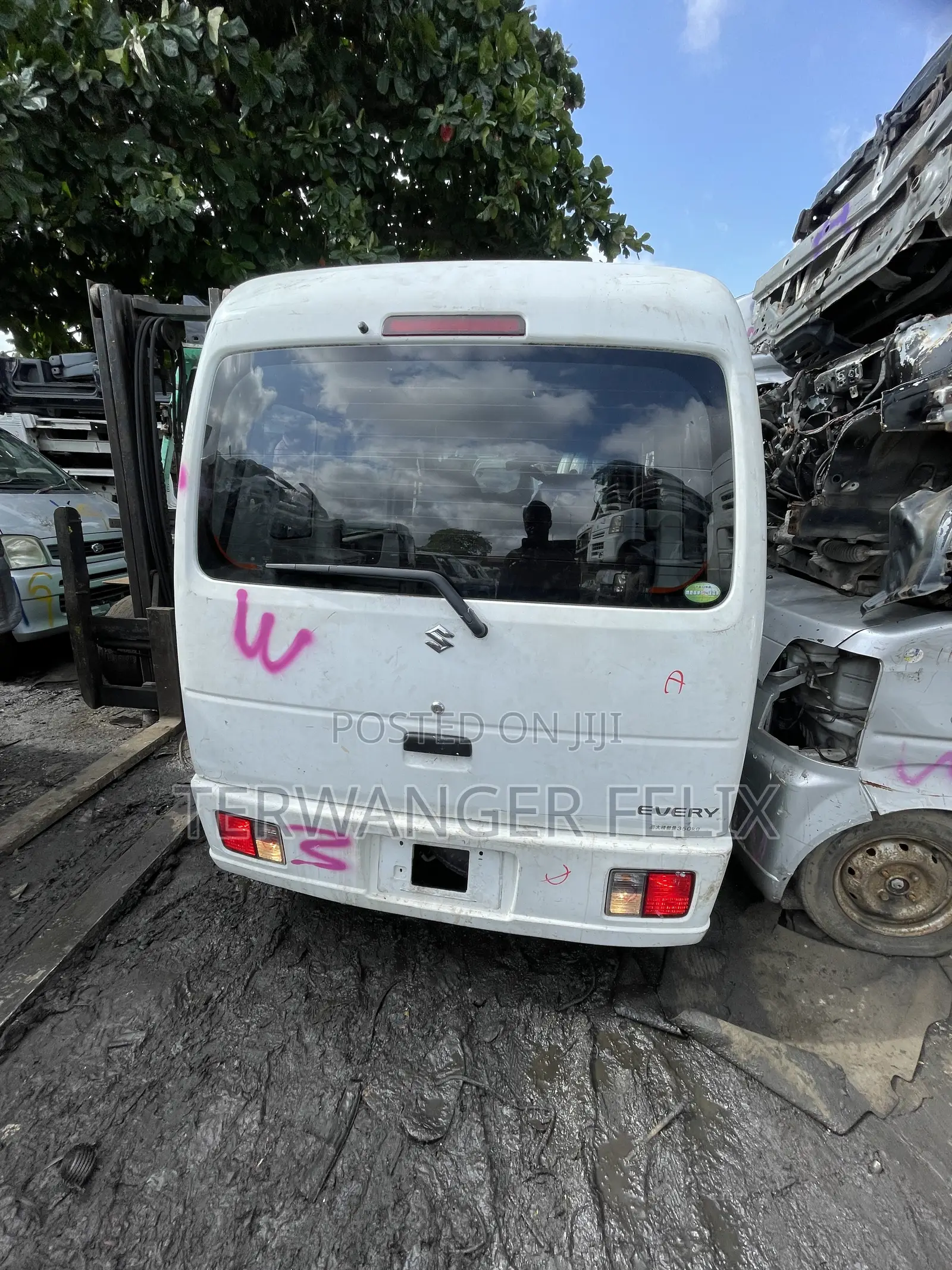 Suzuki Every 2012 White