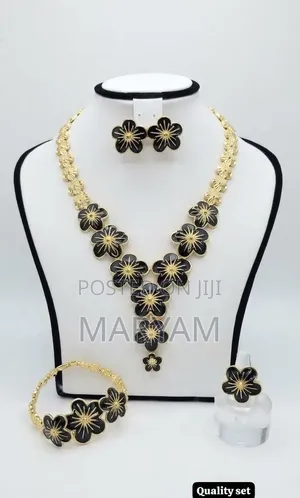Gold-Plated Black Flower Jewelry Set
