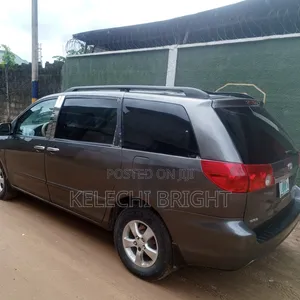Toyota Sienna LE AWD 2006 Gray
