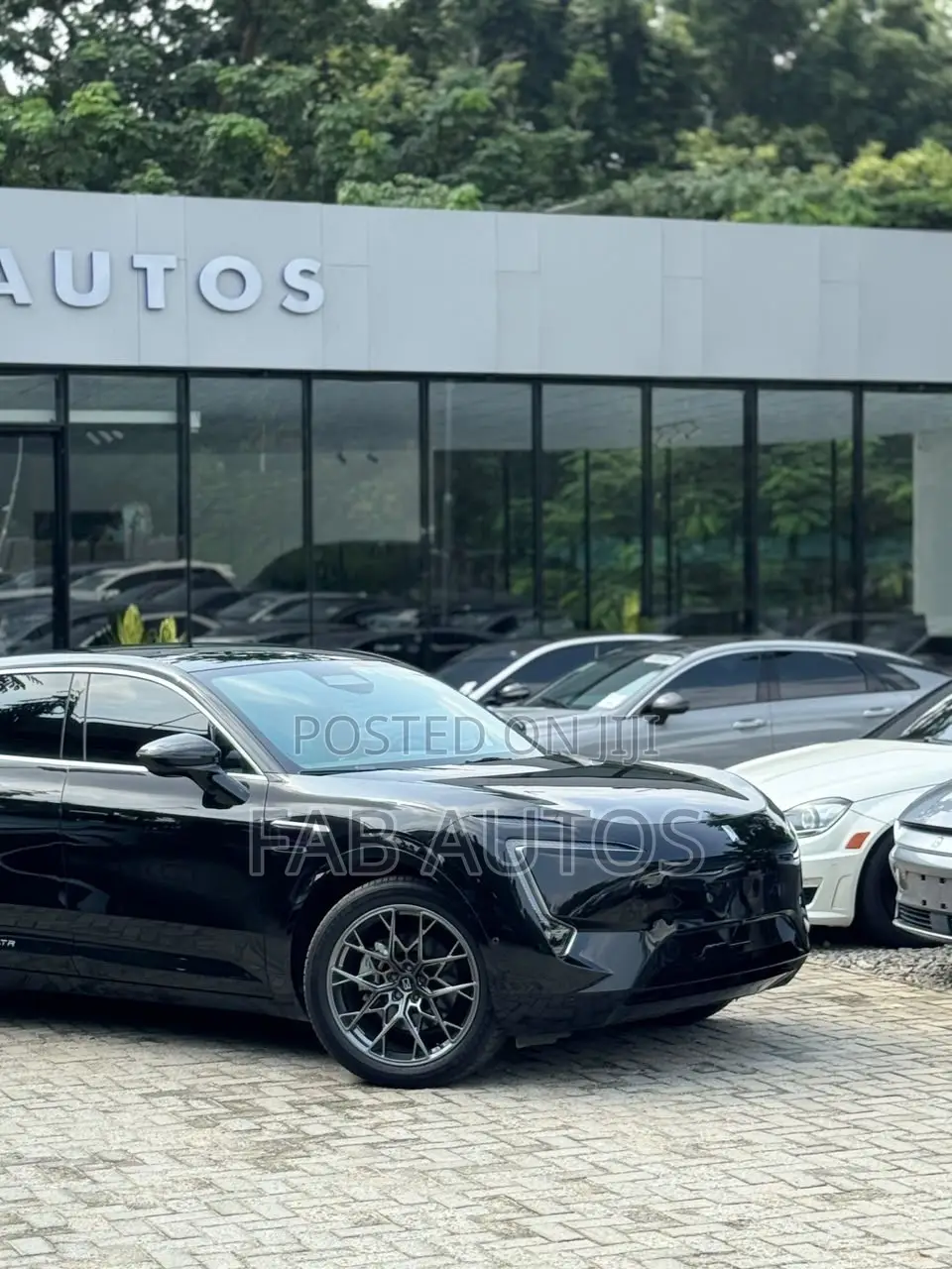 New Avatr 11 2025 Black