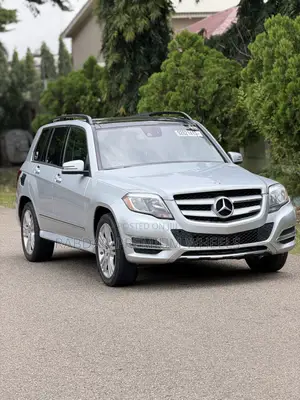 Mercedes-Benz GLK-Class Base GLK 350 4dr AWD 4MATIC (3.5L 6cyl 7A) 2015