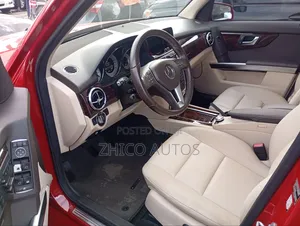 Mercedes-Benz GLK-Class Base GLK 350 4dr 4x2 (3.5L 6cyl 7A) 2015 Red