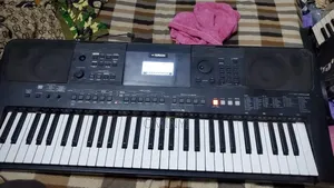 Yamaha PSR E-463 Piano