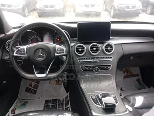 Mercedes-Benz C300 Luxury Sedan RWD (2.0L 4cyl 7A) 2017 White