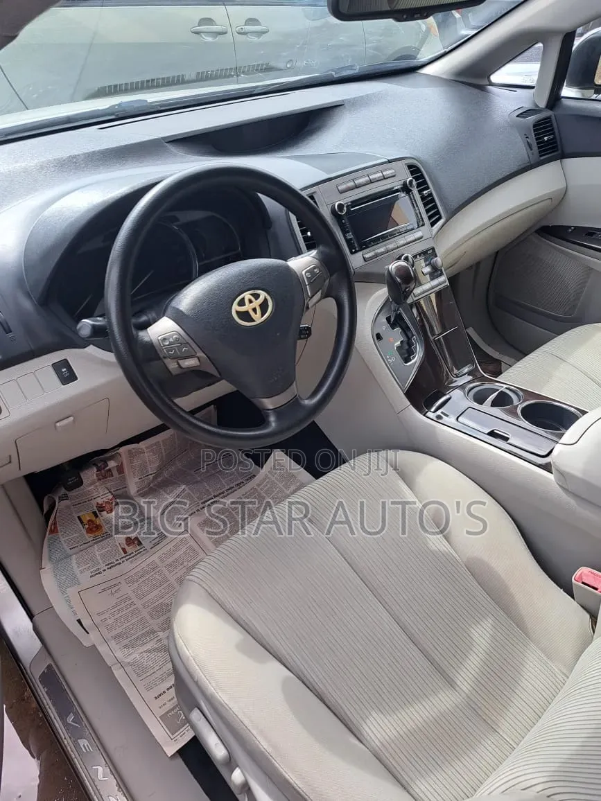 Toyota Venza 2011 Silver