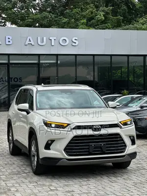 Toyota Highlander Platinum AWD 2024 White