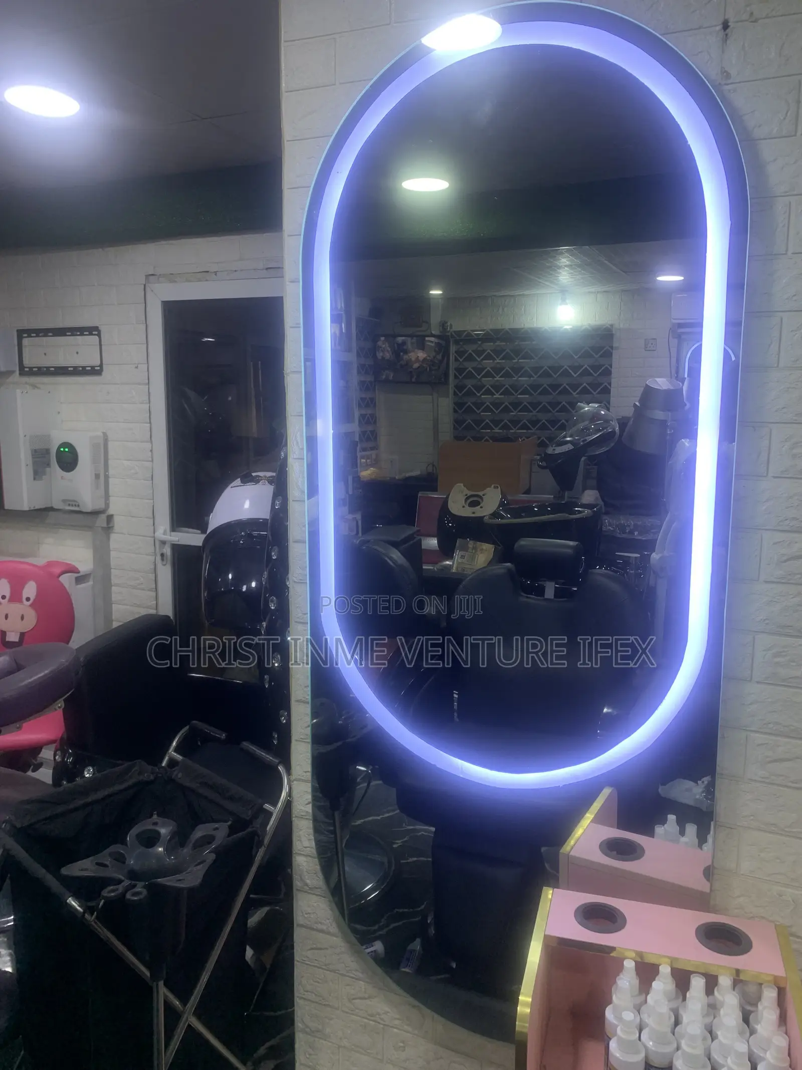 Salon Mirror