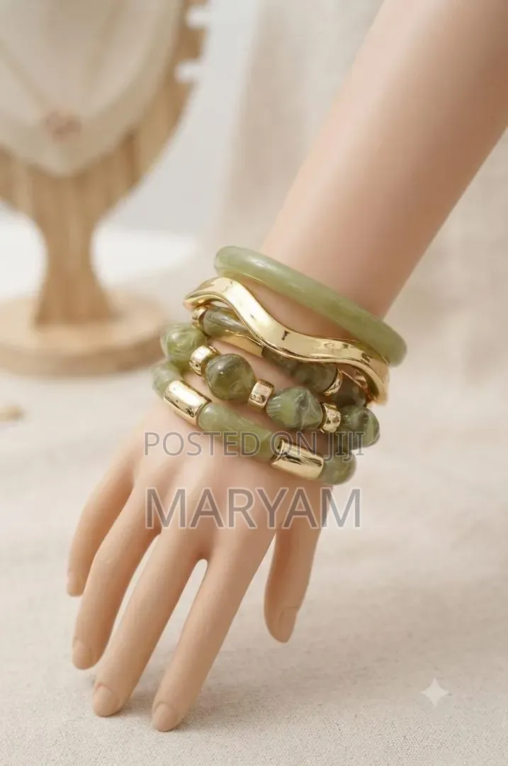 Marble-Effect Acrylic Bangle Stack Set