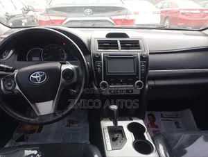 Toyota Camry SE V6 4dr Sedan (3.5L 6cyl 6A) 2013 Gray
