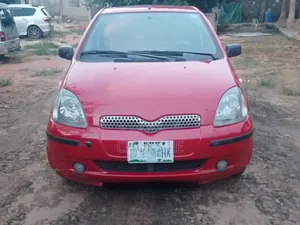 Toyota Yaris 2004 Red