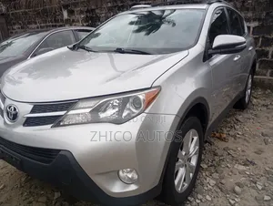 Toyota RAV4 Limited AWD (2.5L 4cyl 6A) 2013 Silver