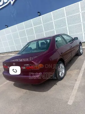 Toyota Camry LE 4dr Sedan (2.2L 4cyl 4A) 2001 Red