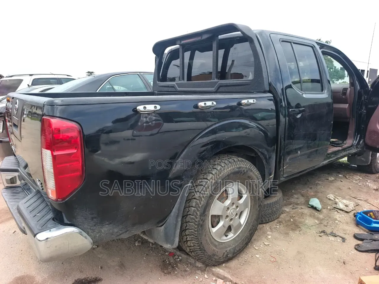 Nissan Navara 2013 Black