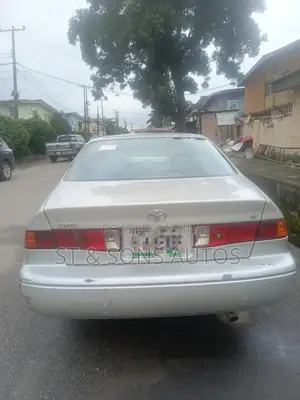 Toyota Camry 2001 Silver