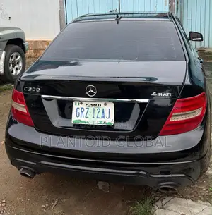 Mercedes-Benz C300 2014 Black