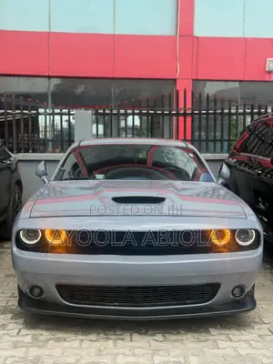Dodge Challenger R/T 2023 Maroon