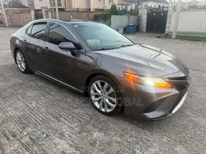 Toyota Camry XSE V6 FWD (3.5L 6cyl 8AM) 2018 Gray