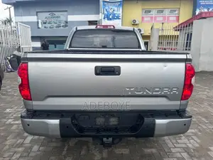 Toyota Tundra 2017 Silver