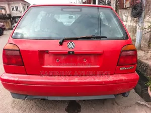 Volkswagen Golf 2000 Red