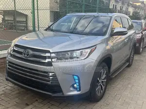 Toyota Highlander XLE 2019 Silver