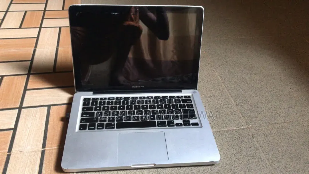 Laptop Apple MacBook Pro 2010 6GB Intel Core i5 SSD 128GB