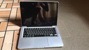 Laptop Apple MacBook Pro 2010 6GB Intel Core i5 SSD 128GB