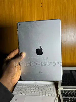 Apple iPad 9.7 128 GB Silver